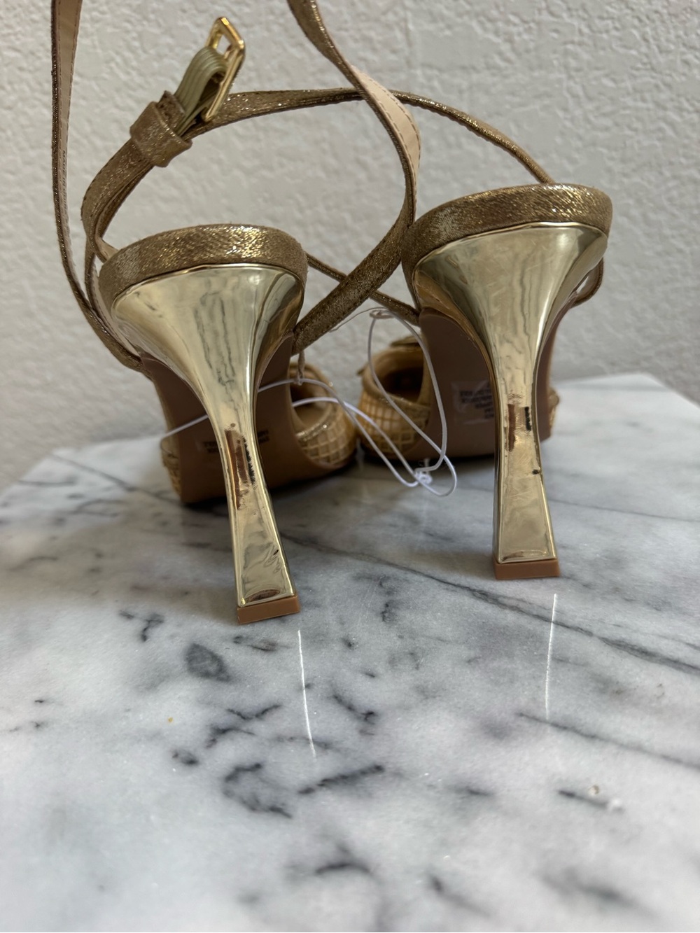 NWOT Betsey Johnson Gold Floral Crystal Pointed-Toe Heels - Picture 6 of 8